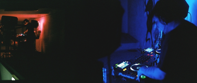 9 SOS x DUNGEON, Cofe de la Ostrava, Toss